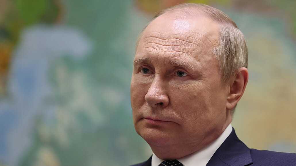 Ruský prezident Vladimir Putin v ernomoském letovisku Soi. (3. ervna 2022)