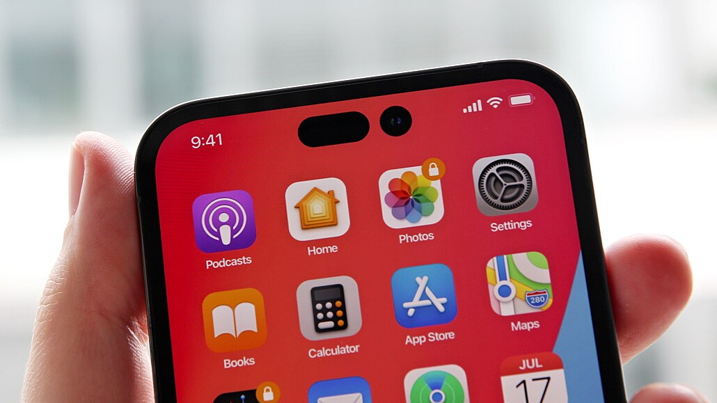 Jak by mohl vypadat pr�st�el pro �elní fotoaparát u iPhonu 14