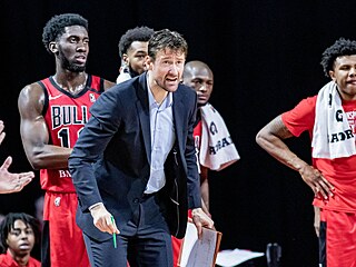 Martin Rančík povzbuzuje basketbalisty Windy City Bulls, rezervy Chicago Bulls...