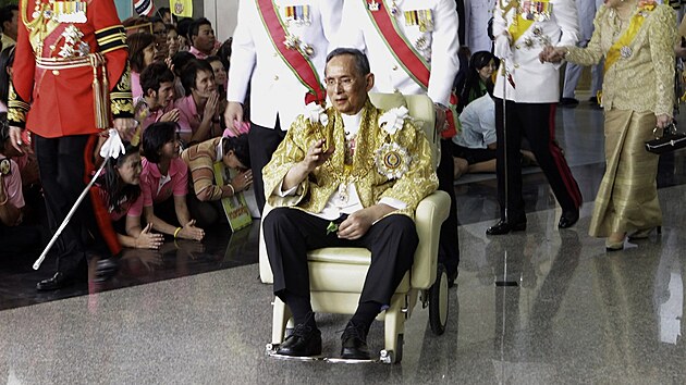 Thajsk krl Pchmipchon Adundt (5. prosince 2011)