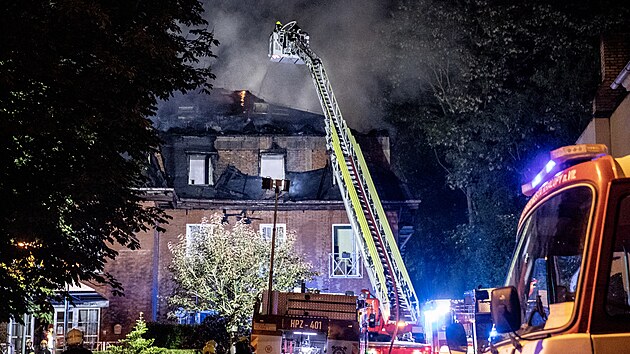 Po��r Domova Azheimer v Roztok�ch u Prahy si vy��dal n�kolik ob�t� a p�es 50 zran�n�ch. (1. �ervna 2022)