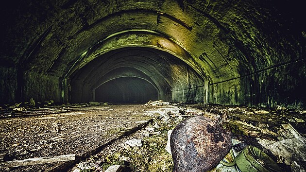 Podzemí , tzv. Klek, zahrnuje 3,5 kilometru délky chodeb, skladů a galerií.