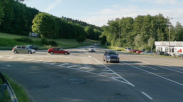 Frekventovanou křižovatku v části Vršava na příjezdu do Zlína nahradí kruhový objezd.