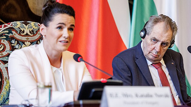 Prezident Miloš Zeman na Pražském hradě přijal novou maďarskou prezidentku Katalin Novákovou. (7. června 2022)