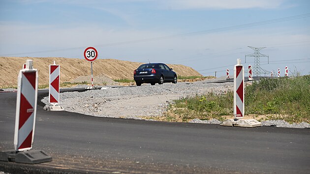 Povolen� maj� pouze obyvatel� Herlif. Na ostatn� �ek� dlouh� obj��ka nebo poln� a lesn� cesty. 