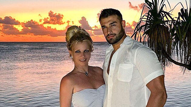 Britney Spears a Sam Asghari (2022)