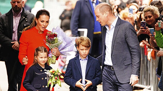 Vvodkyn Kate, princezna Charlotte, princ George a princ William na nvtv Walesu (Cardiff, 4. ervna 2022)