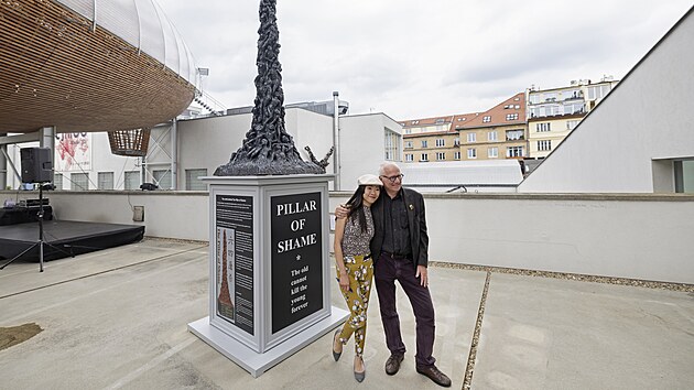 V are�lu Centra sou�asn�ho um�n� DOX v sobotu odhalili sochu nazvanou Sloup hanby. M� p�ipom�nat ob�ti masakru na pekingsk�m n�m�st� Nebesk�ho klidu v roce 1989. (4. �ervna 2022)