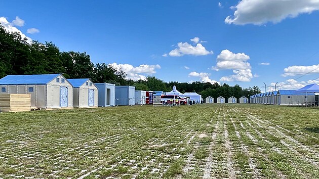 Nové stanové městečko pro uprchlíky v Ostrovačicích na Brněnsku. (4. června 2022)