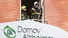Budova Domova Alzheimer v Roztokách u Prahy po požáru. (2. června 2022)