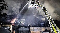 Poár Domova Azheimer v Roztokách u Prahy si vyádal nkolik obtí a pes 50...