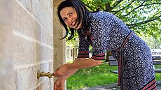 Portál Spole�enského pramene v areálu FN Olomouc reprezentuje drobnou...