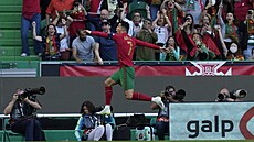 Cristiano Ronaldo (7) slaví gól �výcarsku v Lize národ�.