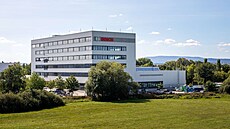 Nová budova vývojového a technologického centra v Českých Budějovicích