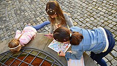 Výlet s tajenkou provádí zájemce po zajímavých místech Hole�ova.