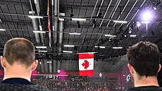 Kanadská vlajka v hale pi hymn