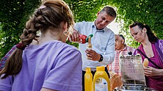 Klasický, nebo veggie? Na párek v rohlíku od místop�edsedy strany Tomá�e...