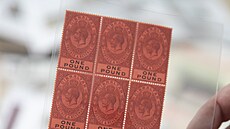 Podnikatel Petr Sobotka sbírá známky u� od klukovských let. Od roku 2018 je i �lenem Prestige Philately Club Prague.