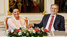Prezident Milo� Zeman na Pra�ském hrad� p�ijal novou ma�arskou prezidentku...