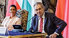 Prezident Milo� Zeman na Pra�ském hrad� p�ijal novou ma�arskou prezidentku...