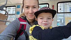 Autorka Deníku Ukrajinky Anna Rybak se svým dvouletým synem Mironem
