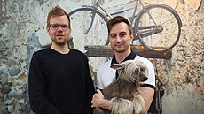 Mat�j Rejnoch (vlevo) a Vojt�ch Buday z ostravské firmy Tasty Air se v�nují...