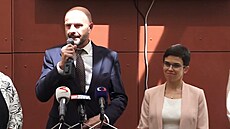 Poslanec STAN Josef Bernard a místopředsedkyně Sněmovny Olga Richterová za...