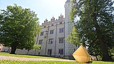 Laminátové lavi�ky jsou od leto�ní sezony zpátky v zámeckém parku.