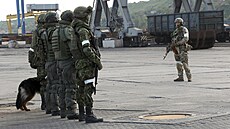 Ruští vojáci v Mariupolu (27. května 2022) | na serveru Lidovky.cz | aktuální zprávy