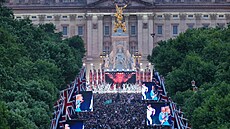 Británie t�etím dnem velkolep� oslavuje 70 let Al�b�ty II. na tr�nu. Hlavní...