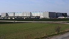 V Kojetín� na P�erovsku fini�uje stavba ob�ího logistického centra americké...