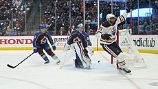 Evander Kane (91) z Edmonton Oilers slaví gól proti Colorado Avalanche.