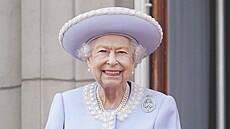 Královna Alžběta II. na balkoně Buckinghamského paláce během oslav platinového...