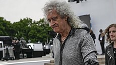 Brian May z kapely Queen na koncert� k platinovému jubileu královny Al�b�ty II....
