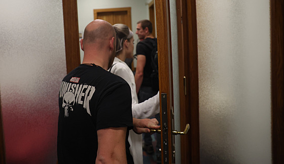 Policejní jednotky zasahují na Magistrátu hlavního m�sta Prahy na Mariánském...