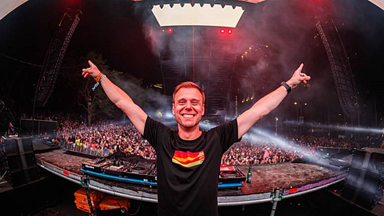 Nejvtí hvzdou festivalu Beats for Love 2022 se stane nizozemský DJ Armin van...