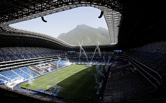 Na stadionu v mexickém Monterrey slaví, budou hostit zápasy mistrovství svta...