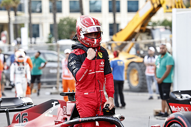 Leclerc si v Baku dojel pro další pole position. Druhý Pérez, třetí Verstappen