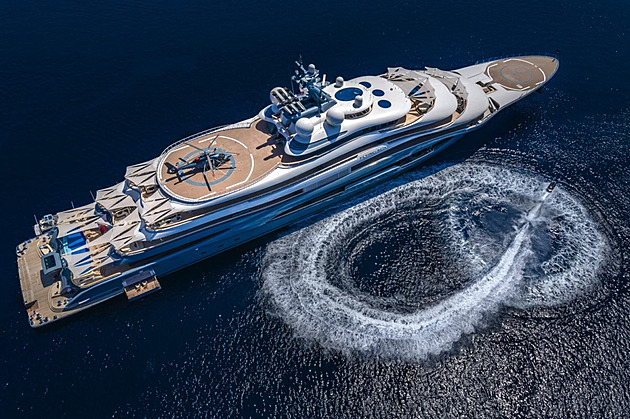 U pobřeží Řecka šla ke dnu luxusní jachta 007. Byla ve stylu Jamese Bonda