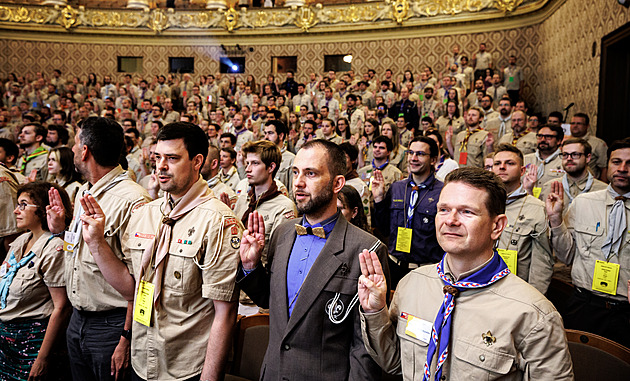 Přes čtyři sta skautů zaplnilo Rudolfinum. Na sněmu řešili nové výchovné metody