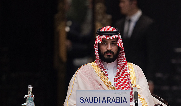 Biden odhodil morální ideály, kvůli rostoucím cenám ropy nadbíhá Saudům