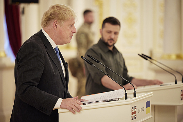 Paříž popírala invazi a Berlín si přál porážku Ukrajiny, řekl Johnson