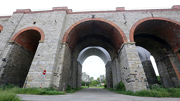 Trojice viaduktů u Hranic na Přerovsku je od roku 2007 národní kulturní...
