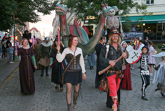 Souástí tradiního Historického víkendu v Plzni byl sobotní vejlap straidel....