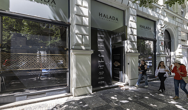 Pařížská je stále ve dvacítce nejdražších nákupních ulic světa. Vede Londýn