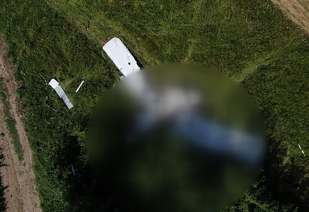 Na Blanensku se zřítilo malé letadlo. Jeden člověk zemřel, druhý se zranil