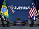 Brazilský prezident Jair Bolsonaro a jeho americký protjek Joe Biden na...