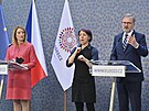 Premiér Petr Fiala a pedsedkyn Evropského parlamentu Roberta Metsolaová na...