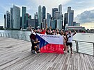 Hostradití fanouci Jiího Procházky spolu se svým idolem pímo v Singapuru.