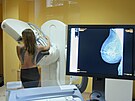 Olomouck� fakultn� nemocnice p�edstavila nov� modern� mamograf, kter� je v...